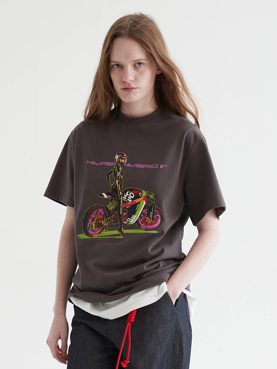 [하이투] Biker Girl Printed Tshirt Grey